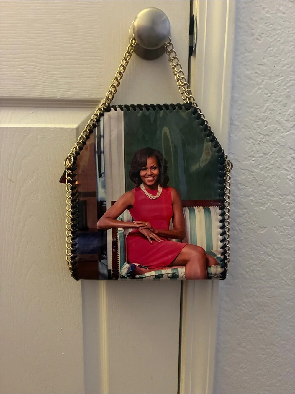 Decorative Red Portrait Wall Hanging with Gold Chain